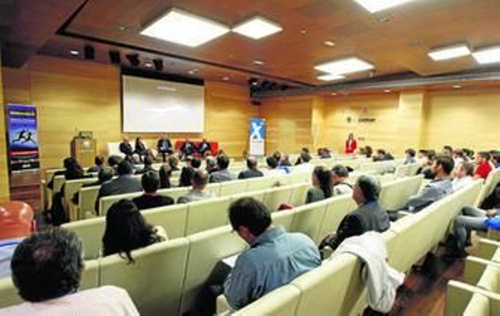 El salón de Las Mariposas de Cajamar alberga el Foro Nexa Gestión durante dos días, ayer y hoy.