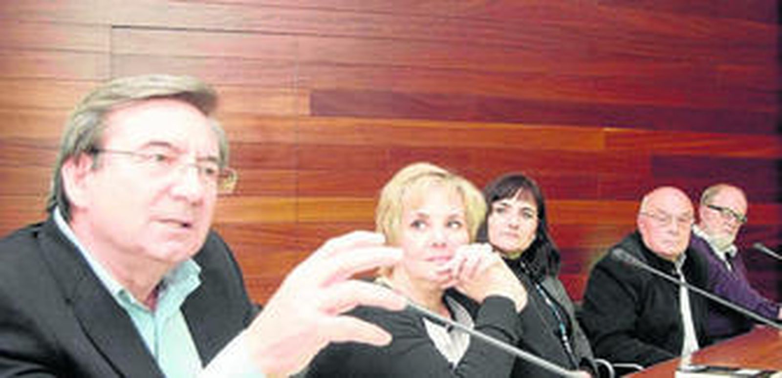 Celso Ortiz da a conocer su novela 'La cuarta pared' en el Museo