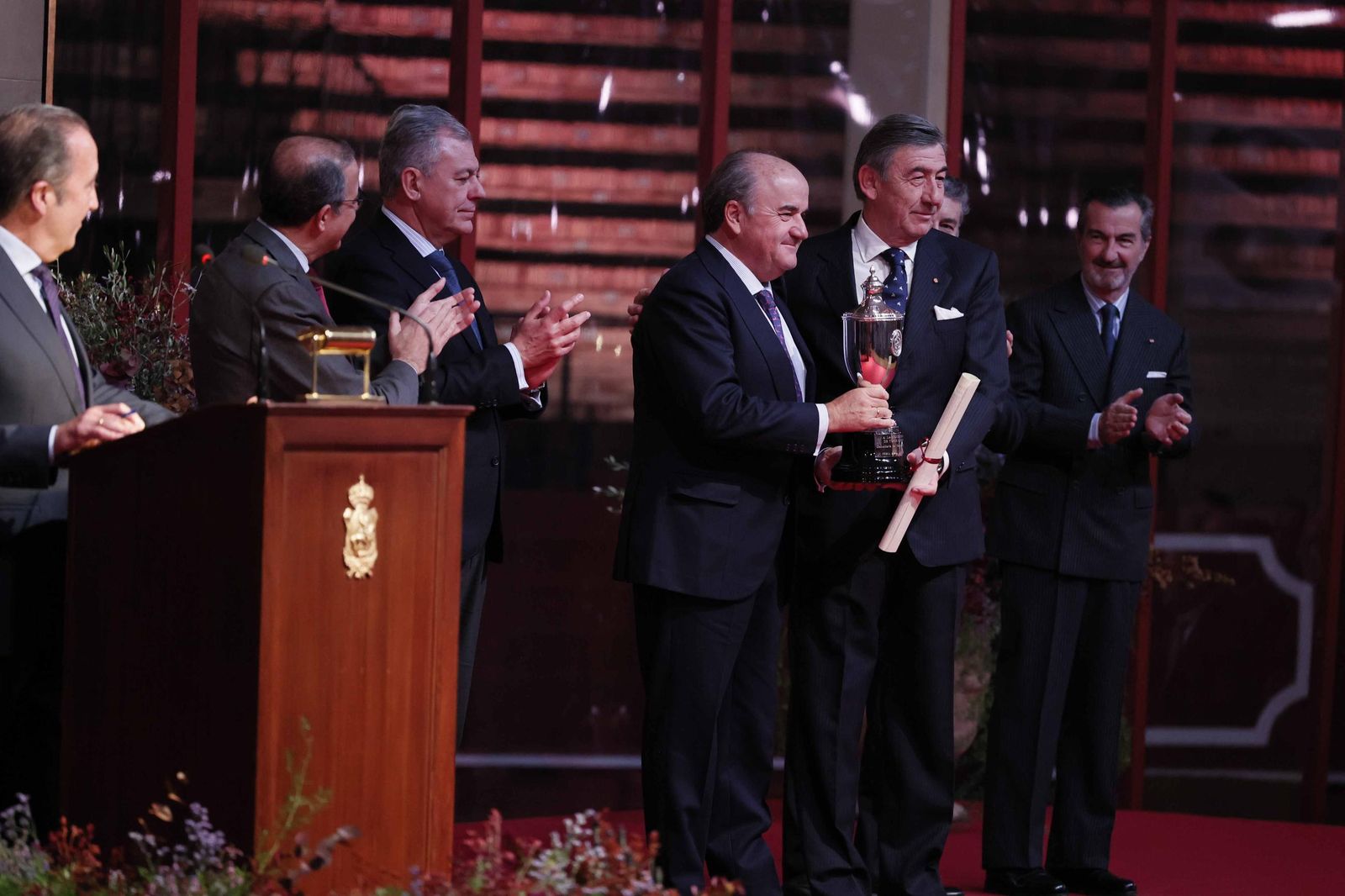 La Entrega de los premios taurinos y universitarios de la Real Maestranza en imágenes