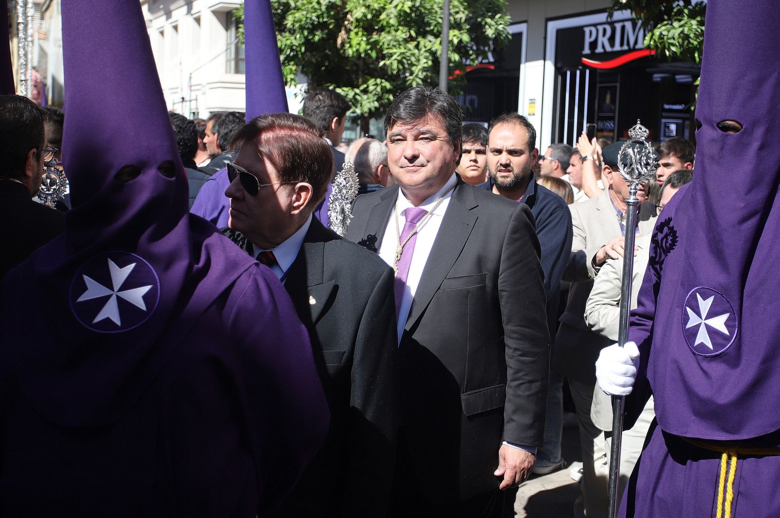 La Hermandad El Nazareno en la madrugá de la Semana Santa de Huelva 2023, en imágenes