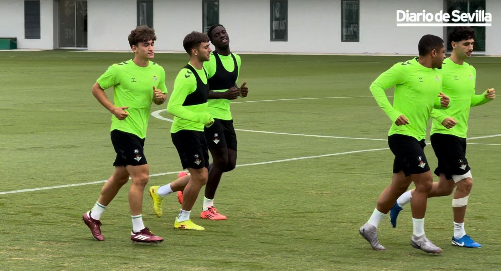 Mateo Flores, el único canterano que entrena con el primer equipo