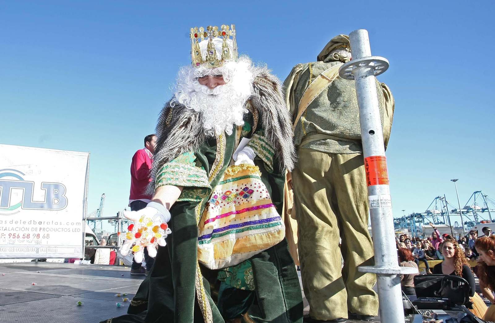 Arrastre de latas en Algeciras