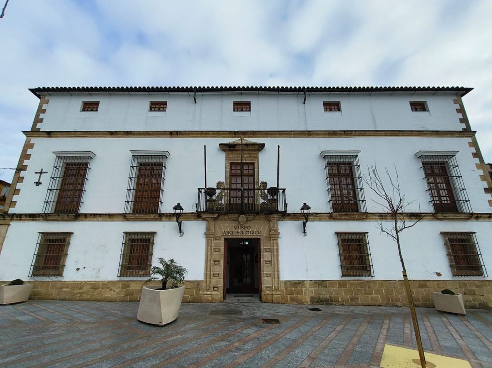Fachado del Museo Arqueológico.