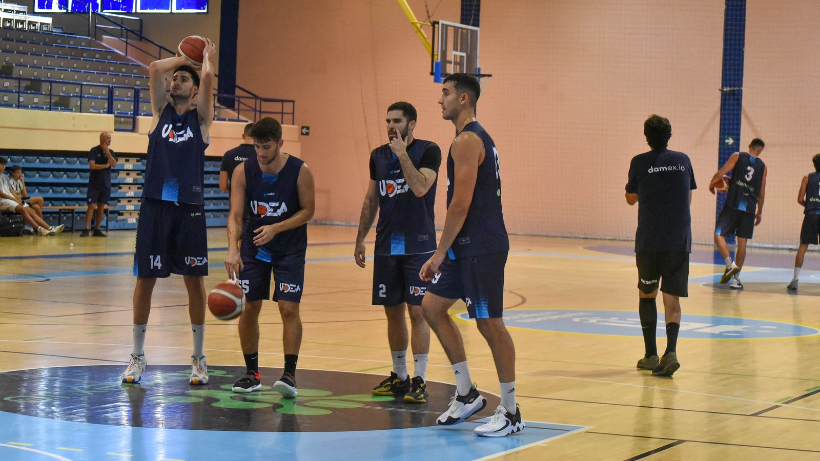 Las fotos del primer entrenamiento del UDEA 2023-24