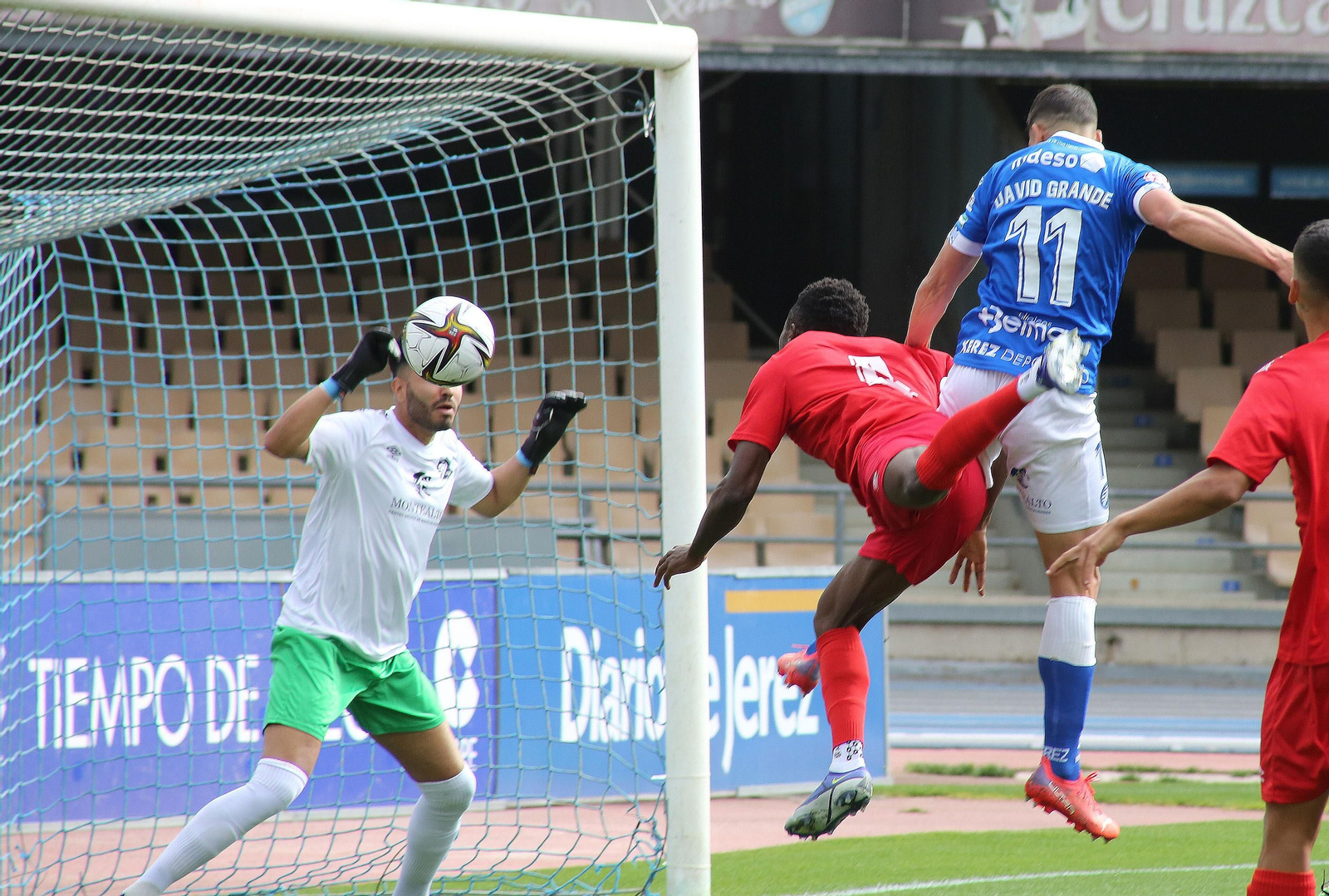 Imágenes de la victoria del XerezDFC ante el Panadería Pulido en Chapín