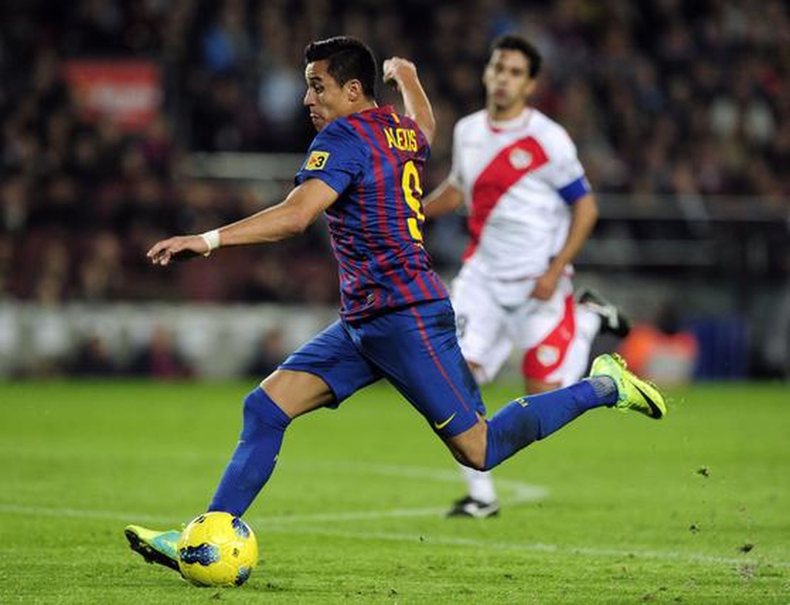 El Barça golea con facilidad a un Rayo Vallecano que salió valiente en el Camp Nou.

Foto: AFP
