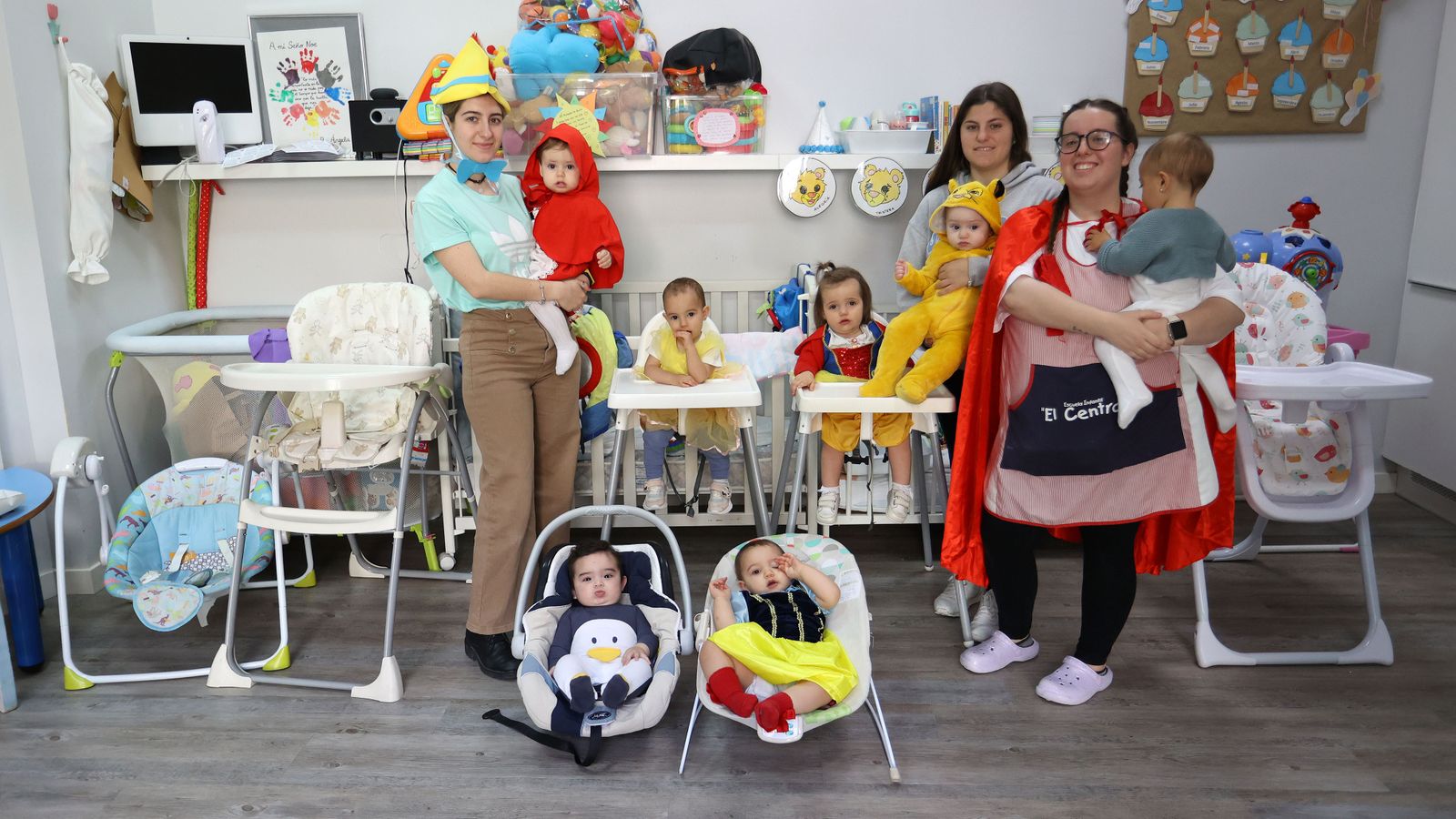 La guardería Centro se disfraza por el día del libro