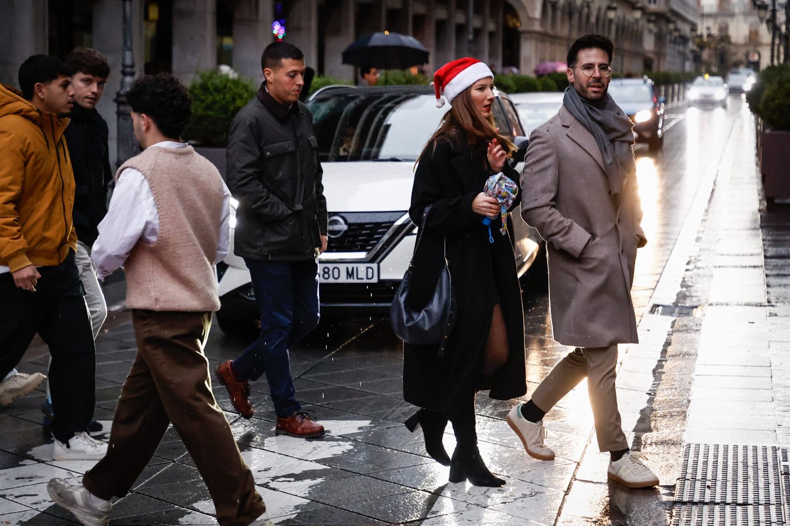 Granada se echa a la calle para celebrar la Tardebuena, en imágenes