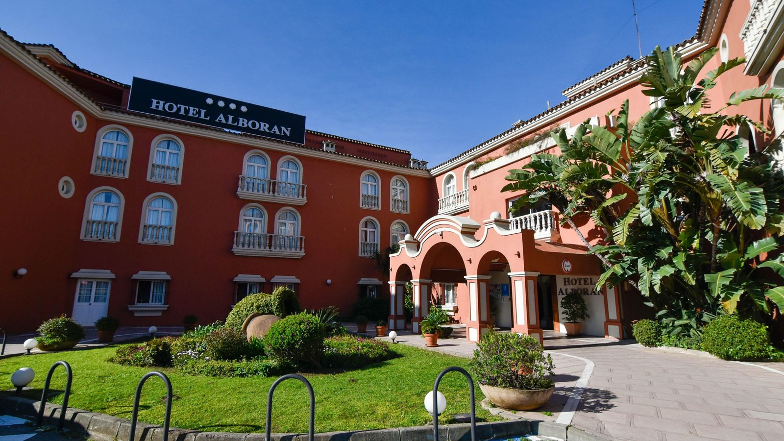 El hotel Alborán, uno de los más importantes de la comarca.