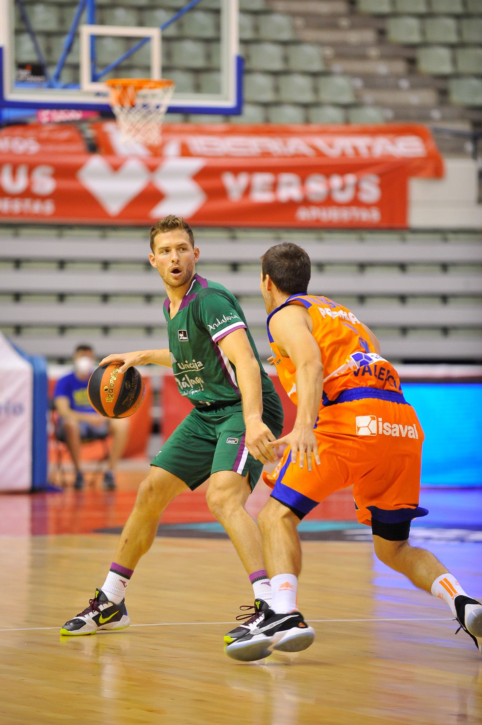 El Unicaja-Valencia Básket, en fotos