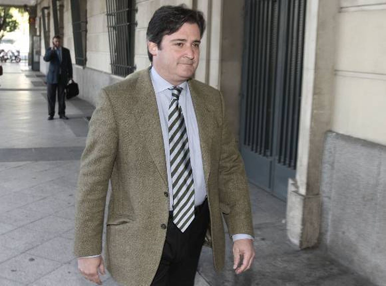 Eloy Carmona reitera que nadie se ha llevado "un céntimo de euro" en el Ayuntamiento