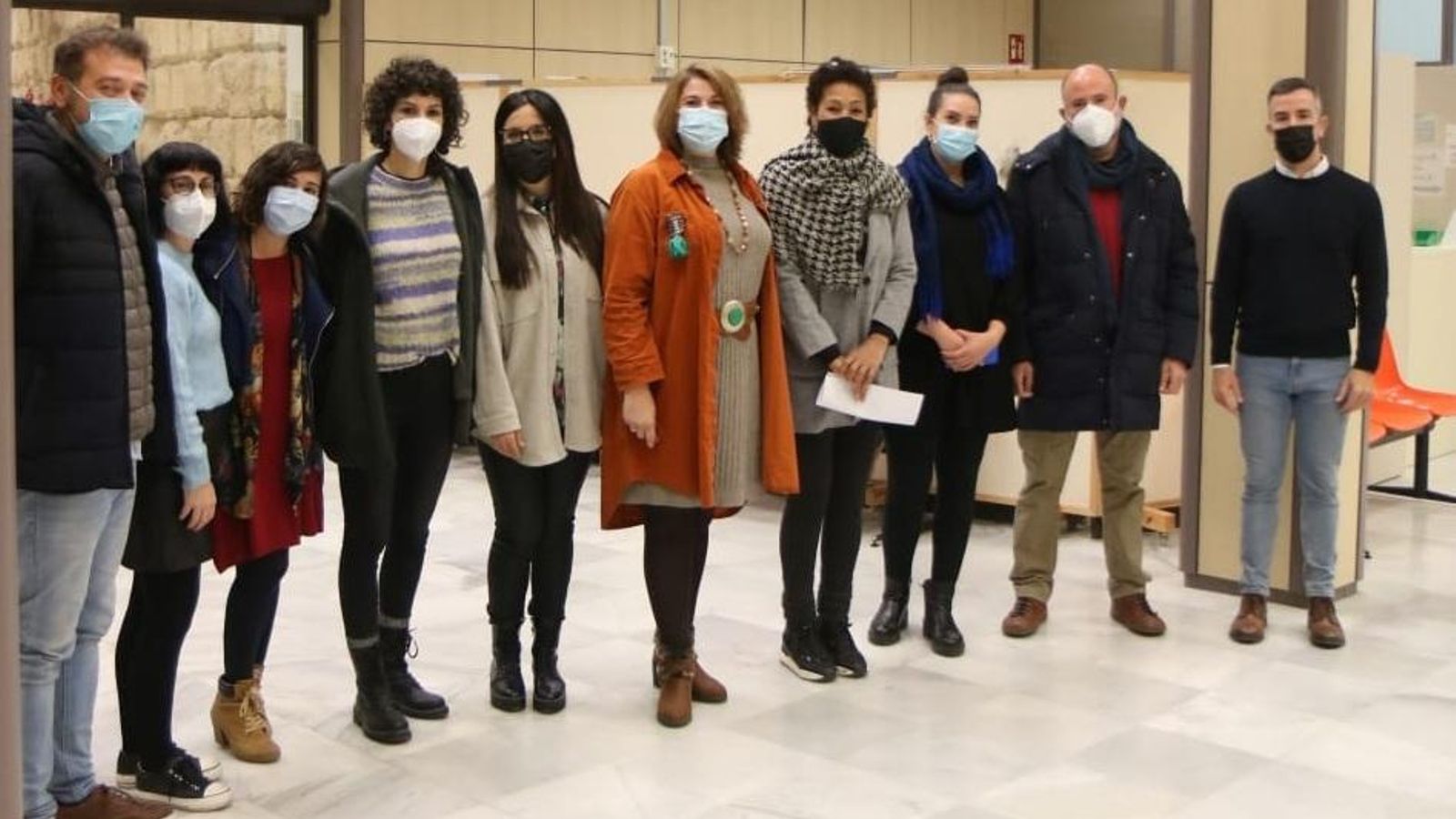 Integrantes de la Red Co-Habita, en el Ayuntamiento de Córdoba.