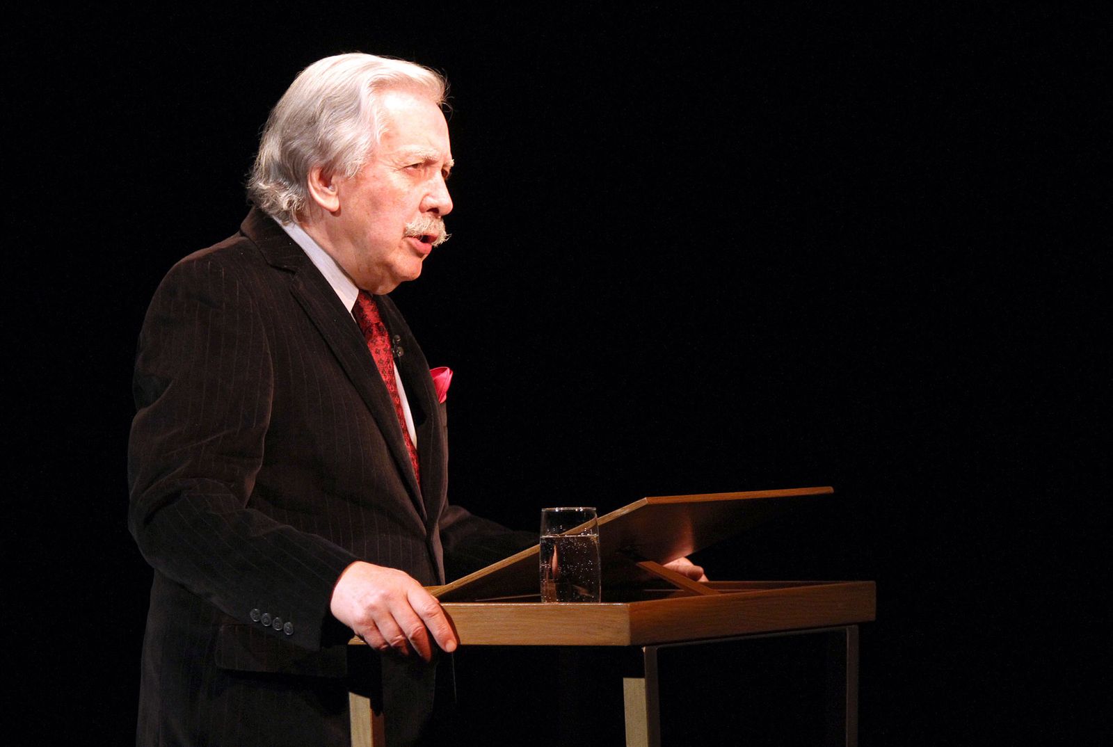 Inauguración del ciclo 'La lengua viaja a América', enmarcado en el 525 Aniversario del Encuentro entre dos Mundos