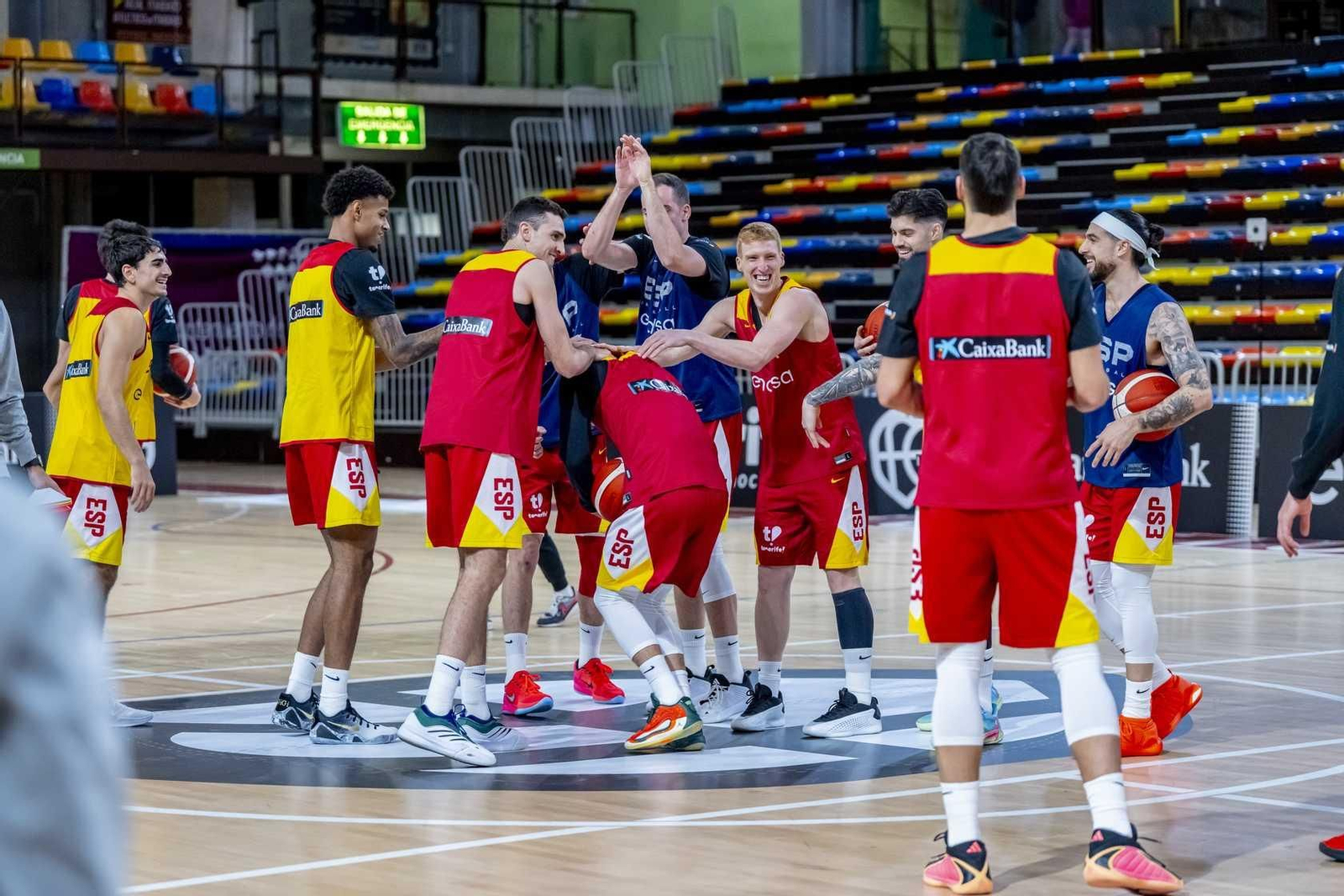 Alberto Díaz, Francis Alonso y Paco Aurioles, en la primera España de Chus Mateo