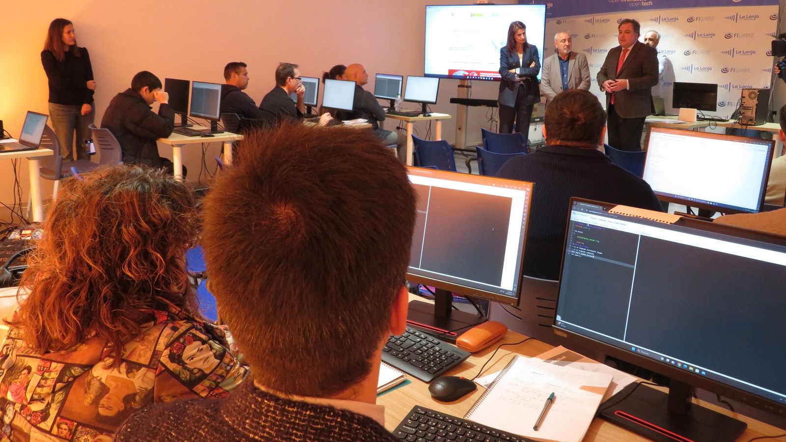 Presentación de los cursos gratuitos fomentados por Empleo y Vodafone.