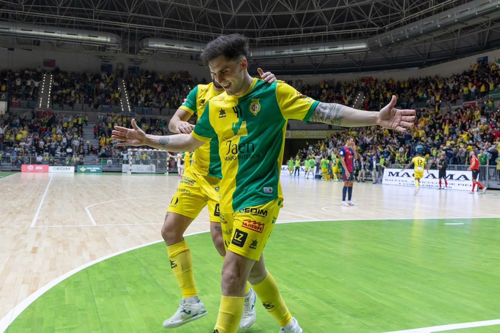 La fiesta amarilla en la goleada del Jaén FS al Barça, en imágenes