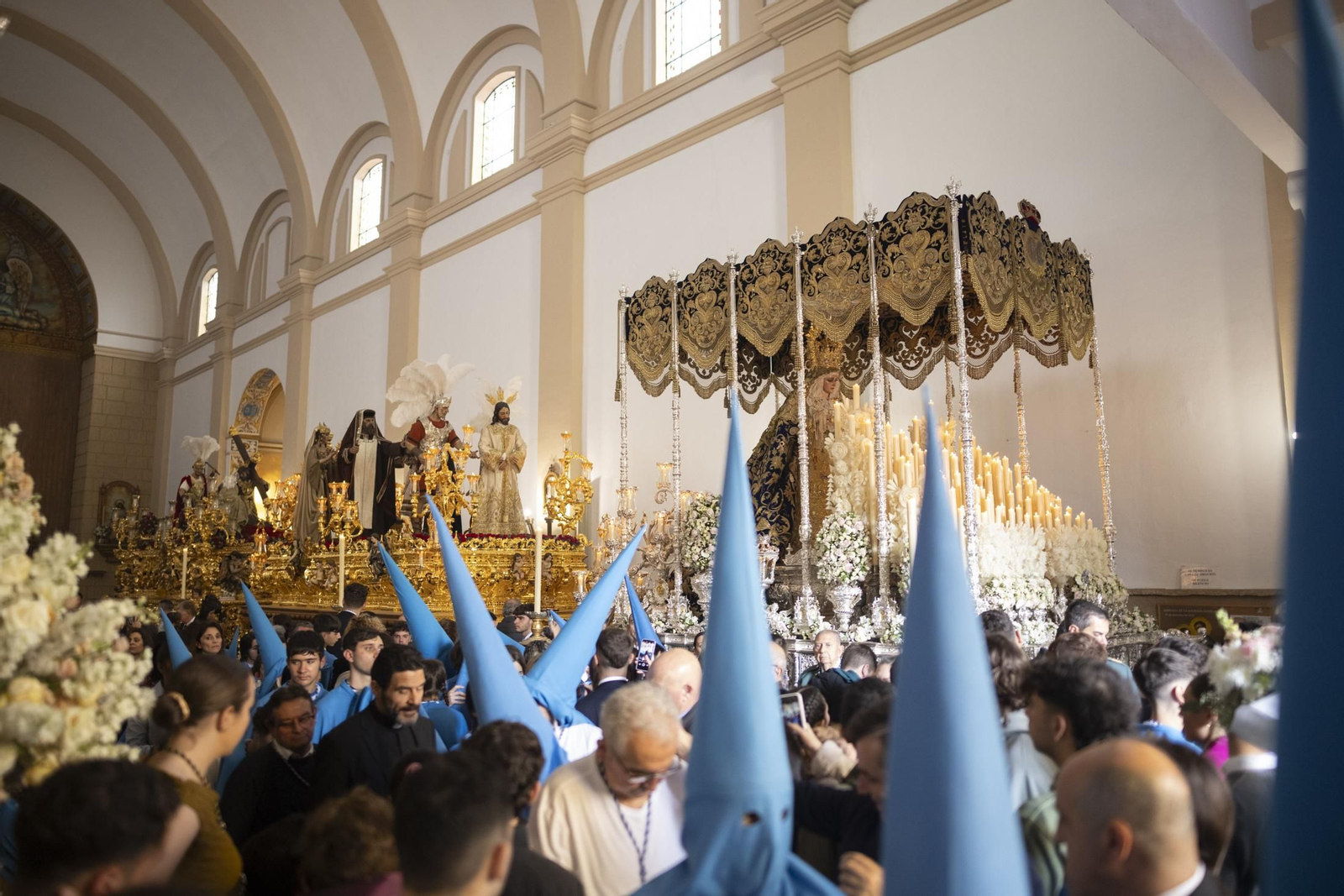 Las mejores imágenes del Miércoles Santo en Huelva: Hermandad de la Victoria