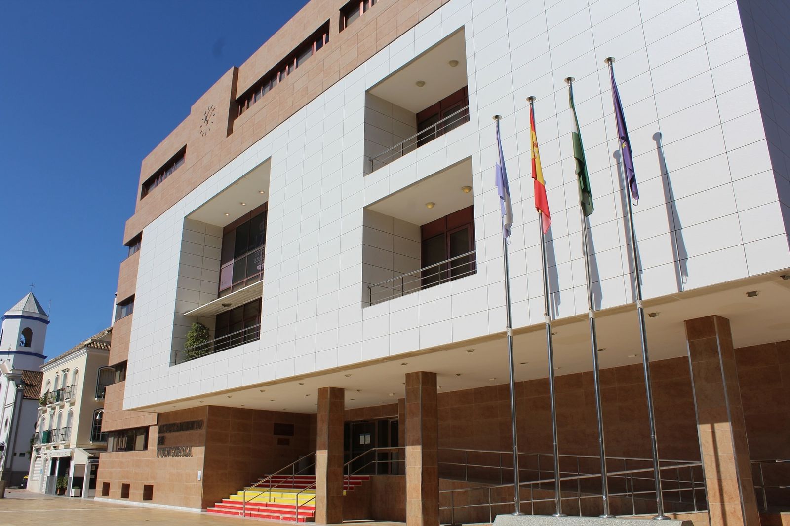 Vista general del Ayuntamiento de Fuengirola.