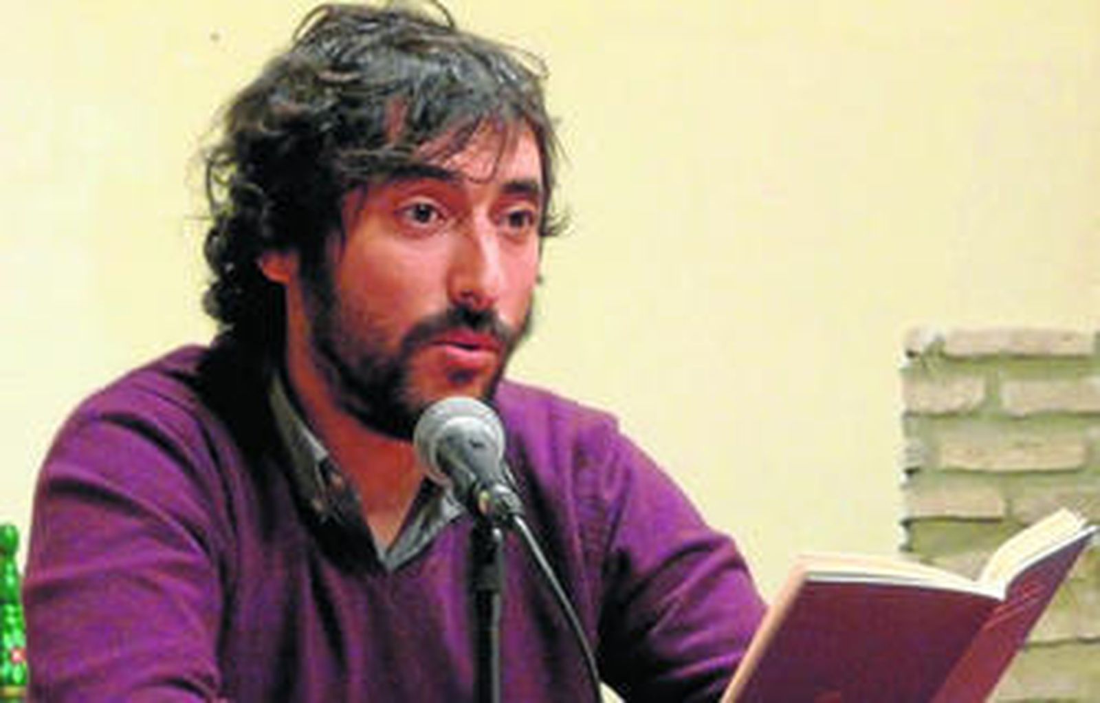 1. Los poetas Abraham Gragera (Madrid, 1973) y 2. Juan Carlos Reche (Córdoba, 1976), impulsores de la nueva revista de poesía 'Años Diez'. 3. El escritor y periodista Ignacio Peyró (Madrid, 1980), director de la desaparecida revista digital 'Ambos Mundos'. 4. El traductor, ensayista y poeta Antonio Rivero Taravillo (Melilla, 1963), director de 'Estación Poesía'.