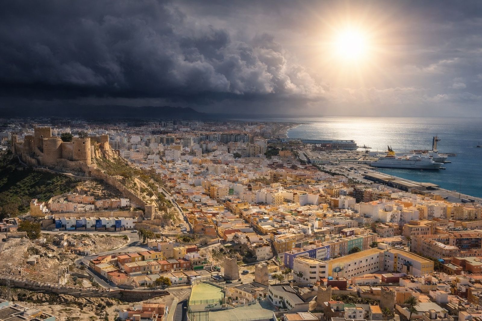 Almería permanece bajo el sol mientras las borrascas oscurecen gran parte de la península en el enero con menos horas de luz desde 1996.