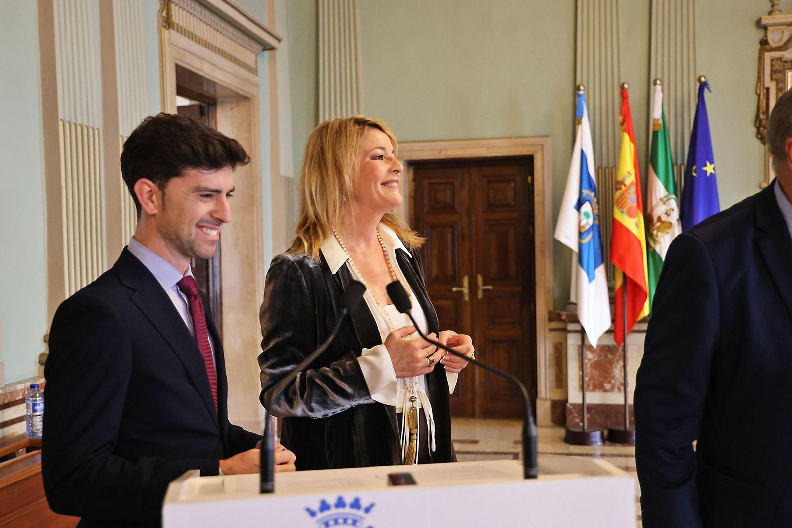 Imágenes de la presentación de la Guía de la Semana Santa de Huelva 2024