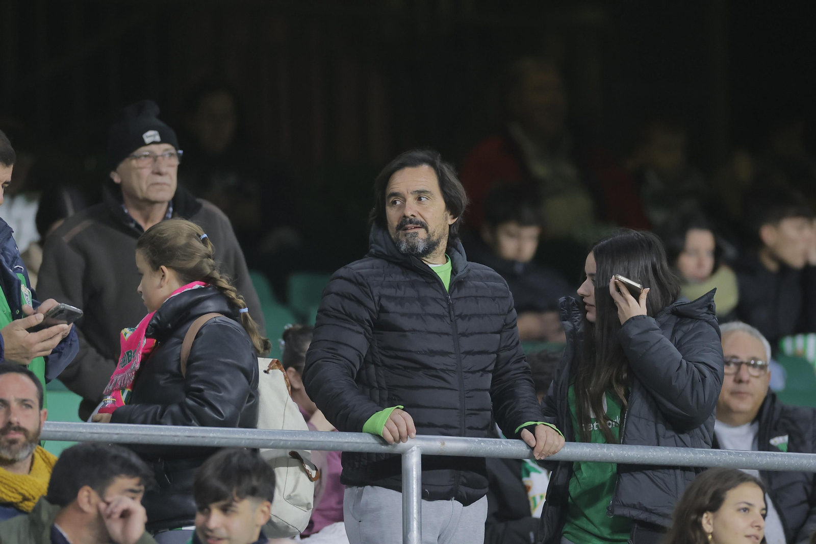 Búscate en las fotos del Betis-Girona