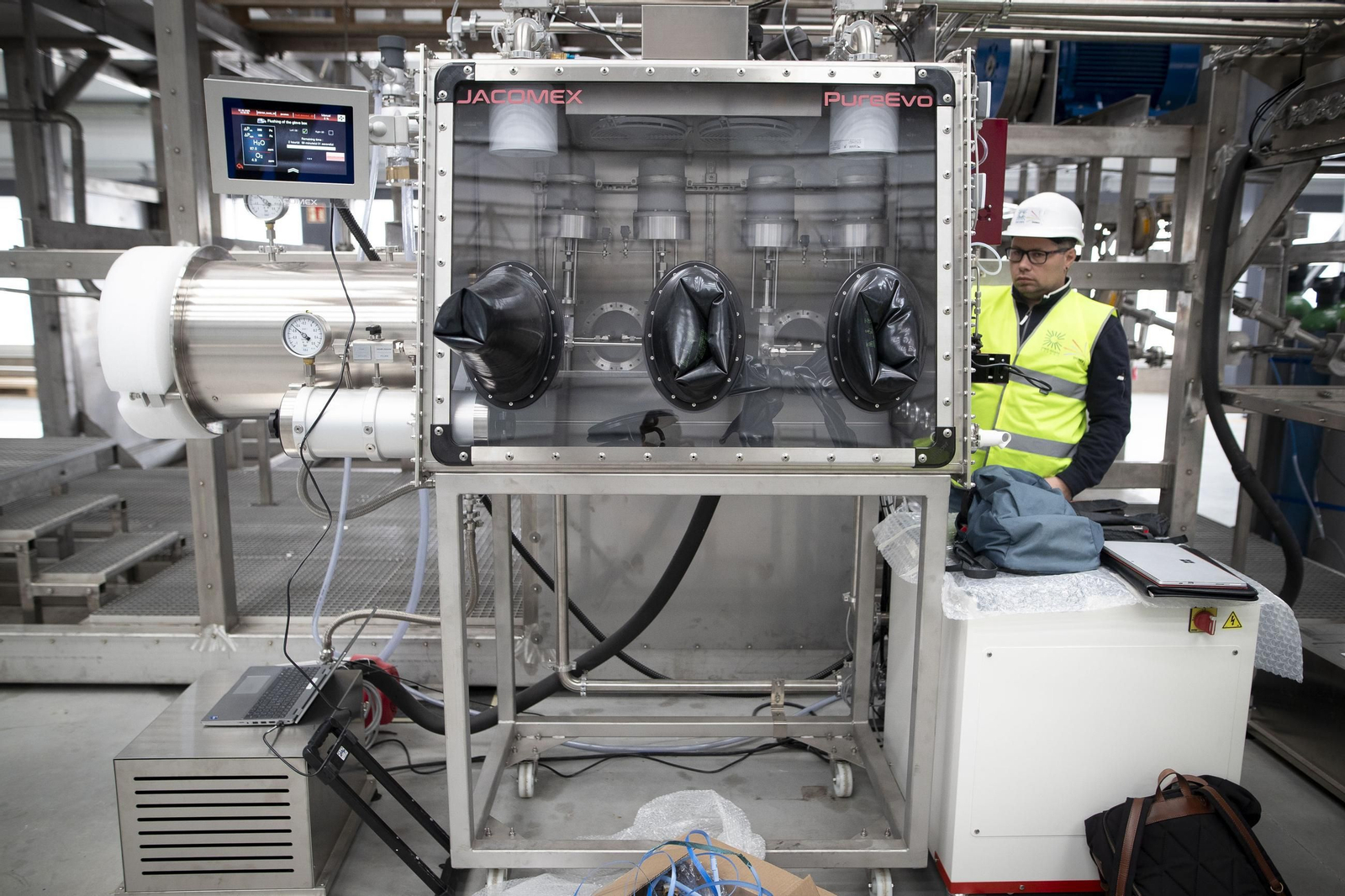 El UGR Dones, la infraestructura ligada al acelerador de partículas, por dentro