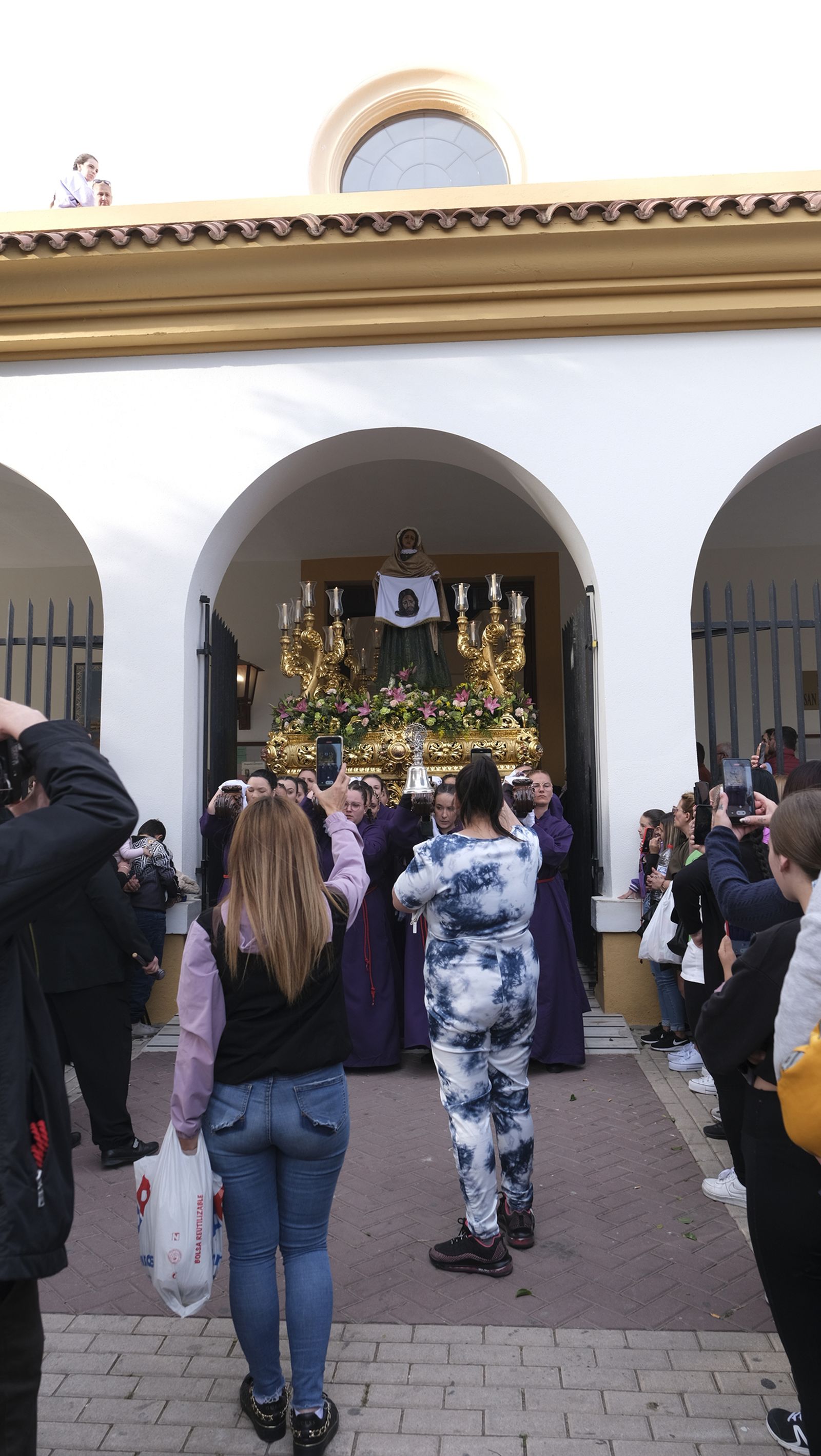 La procesión del Encuentro por las calles de Almería, en imágenes