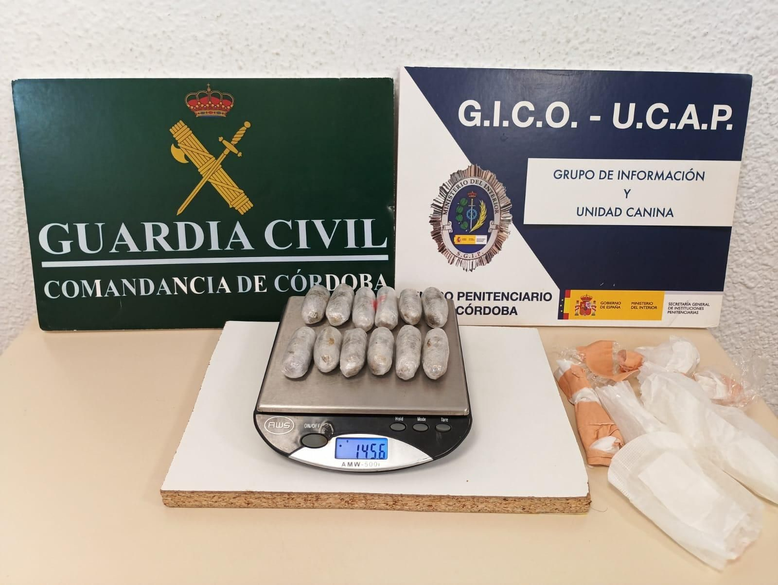 Bellotas de hachís incautadas en la cárcel de Córdoba.