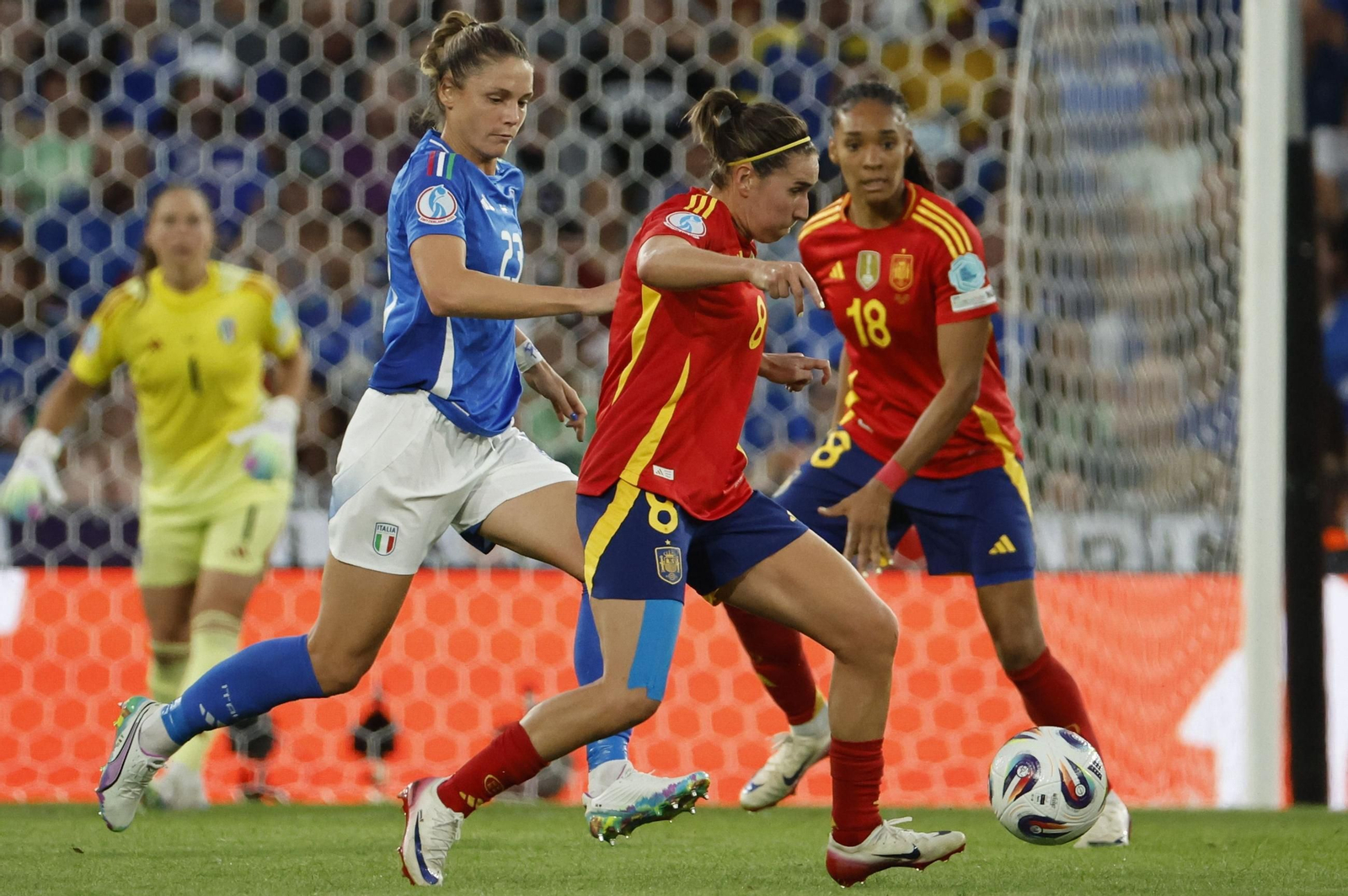 Las fotos del Italia - España de la Eurocopa femenina