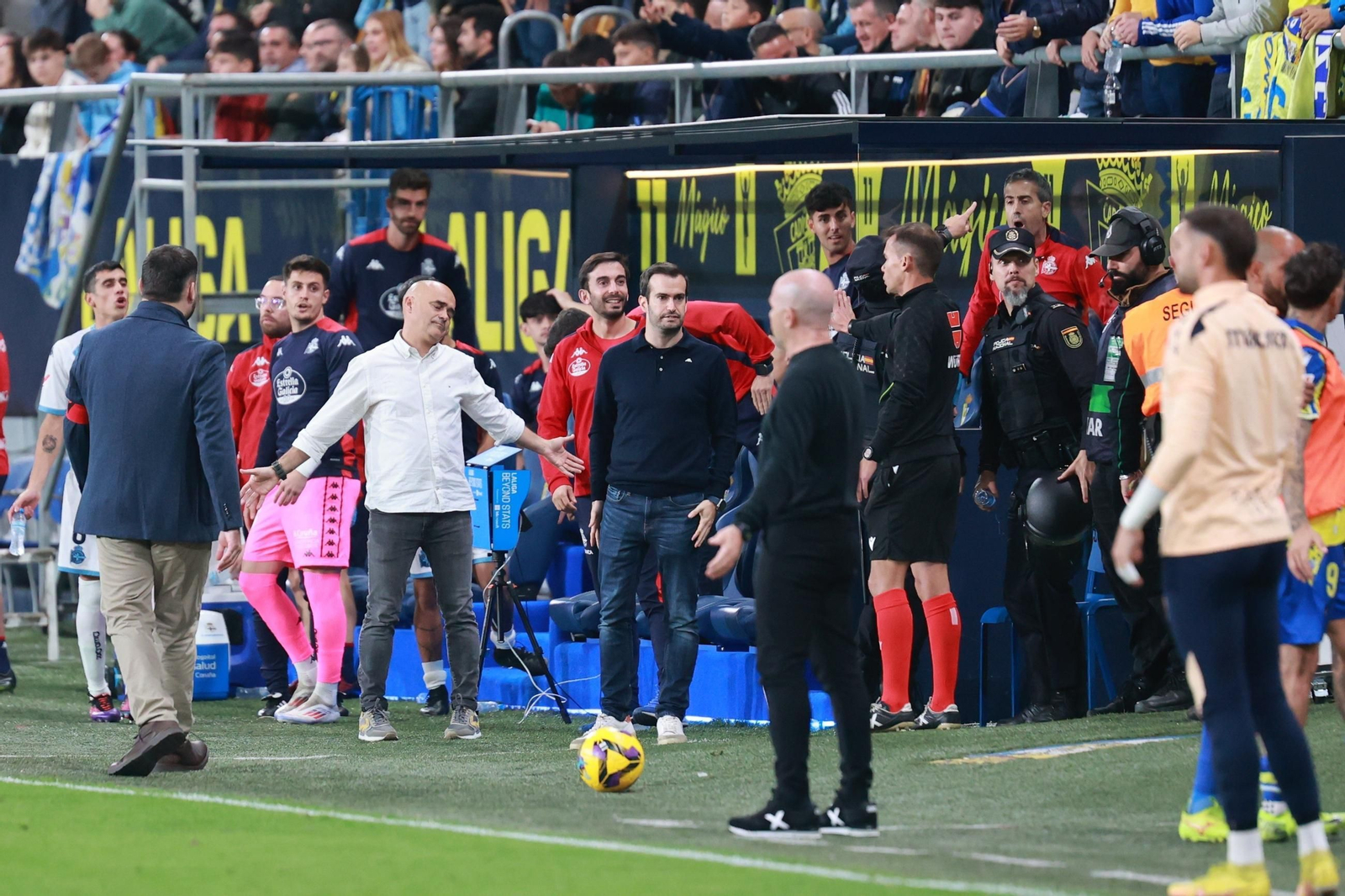 Búscate entre las imágenes del partido de fútbol entre Cádiz CF y Deportivo