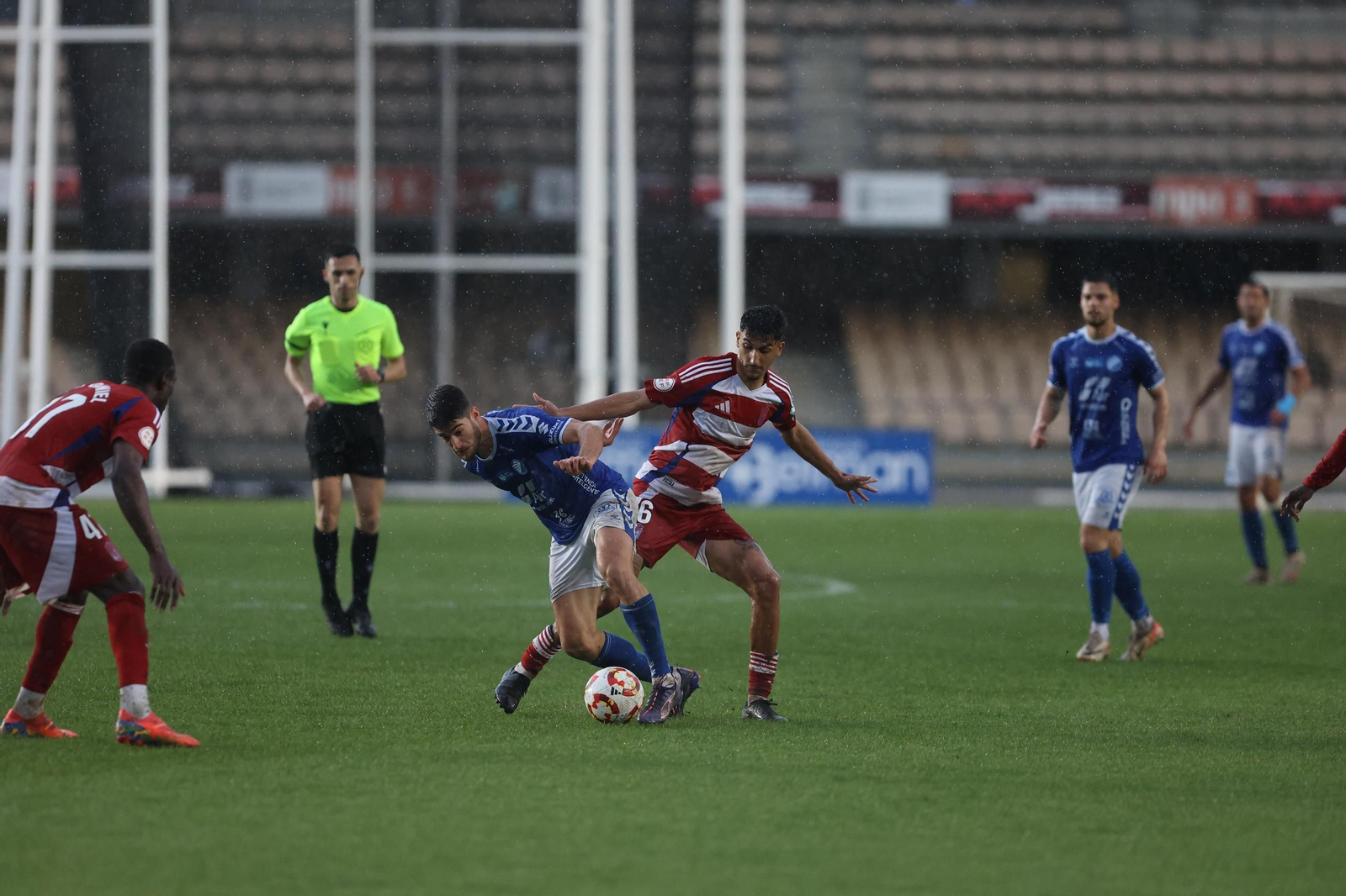 Ulloa fue expulsado en el minuto 25.