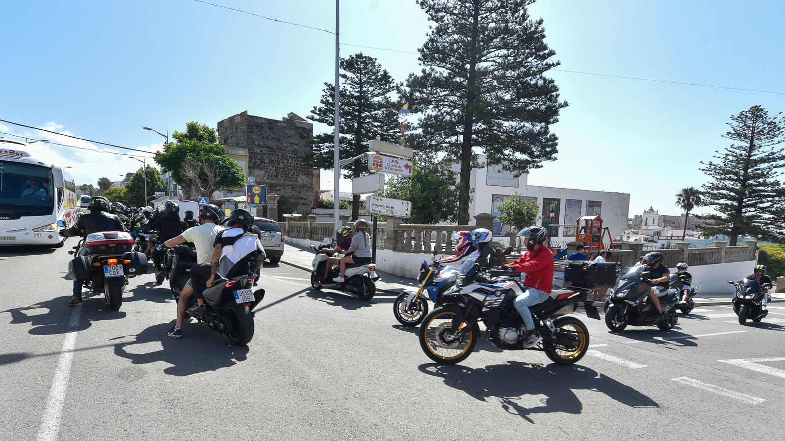 Fotos de XXIV Fiesta Motera Jaro's y lebana a su paso por Tarifa