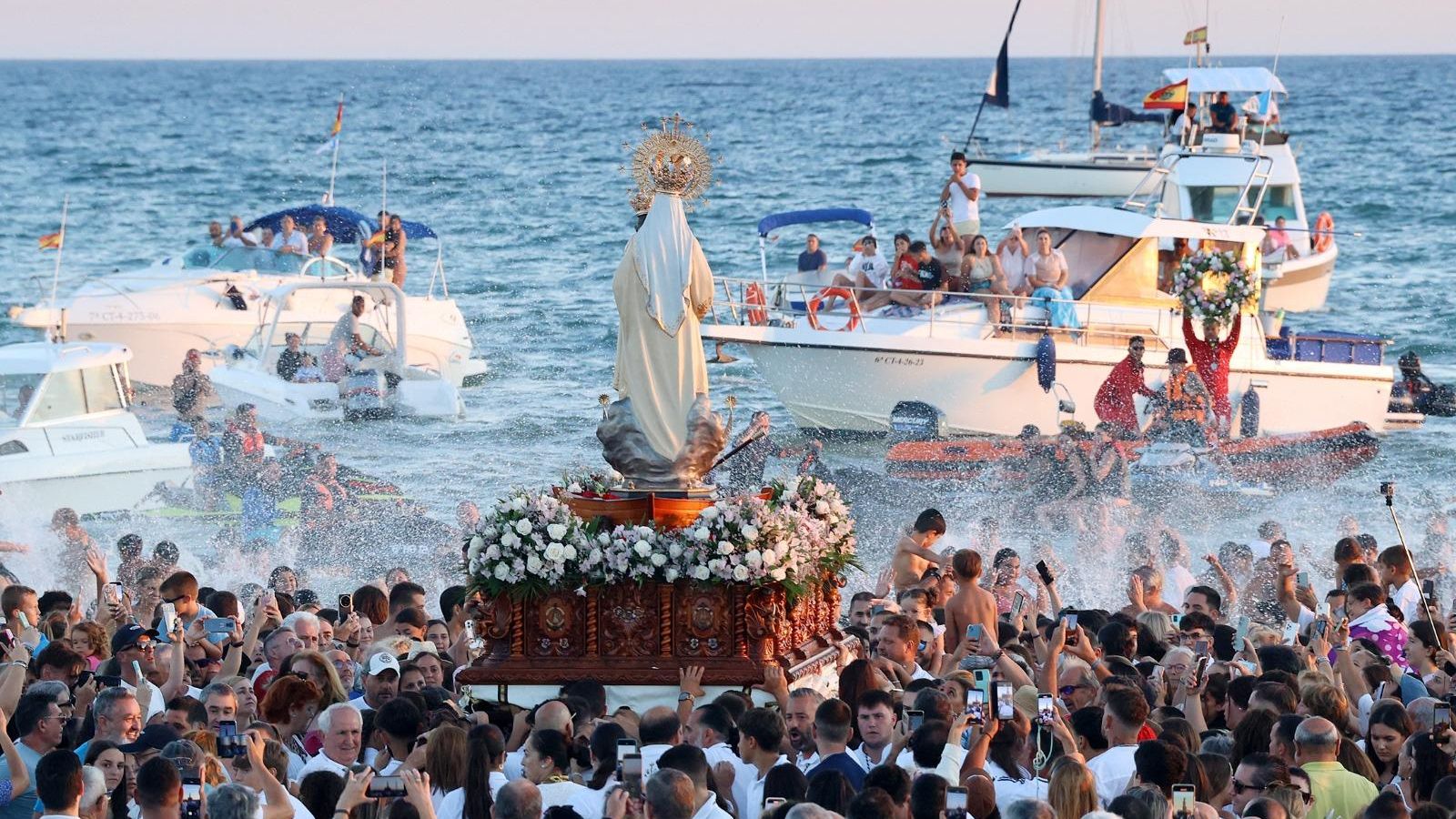 Procesión de la Virgen del Carmen en Punta Umbría. Procesión de la Virgen del Carmen en Punta Umbría.