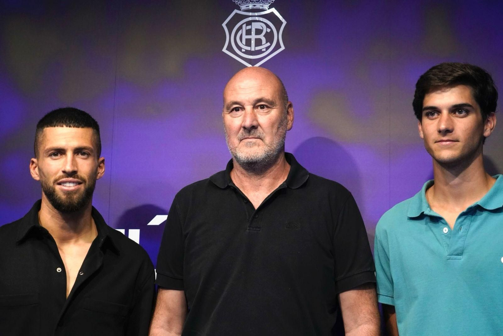 Los porteros del recre junto al director deportivo, Roberto Ríos