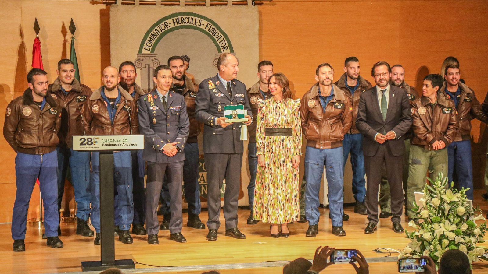 La Patrulla Aspa, en la recepción del la Bandera de Andalucía