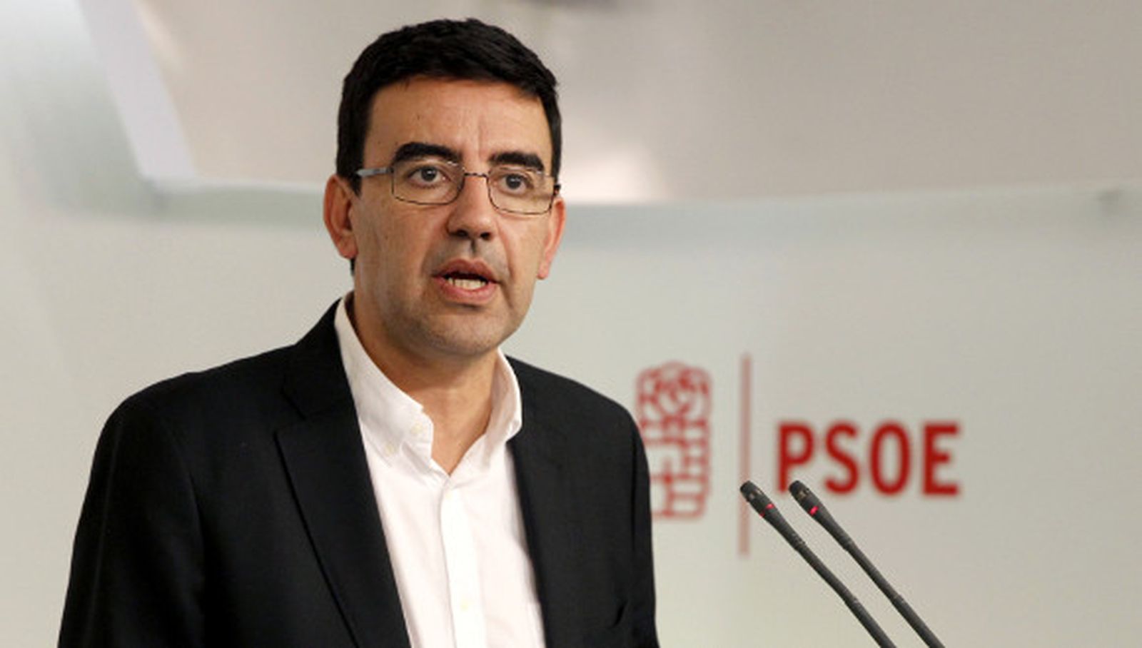 El PSOE no augura diálogo; Podemos vaticina recortes