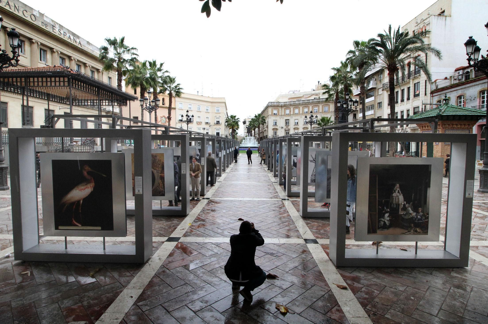 Latitudes, inauguración de la exposición colectiva en la Plaza de Las Monjas en imágenes