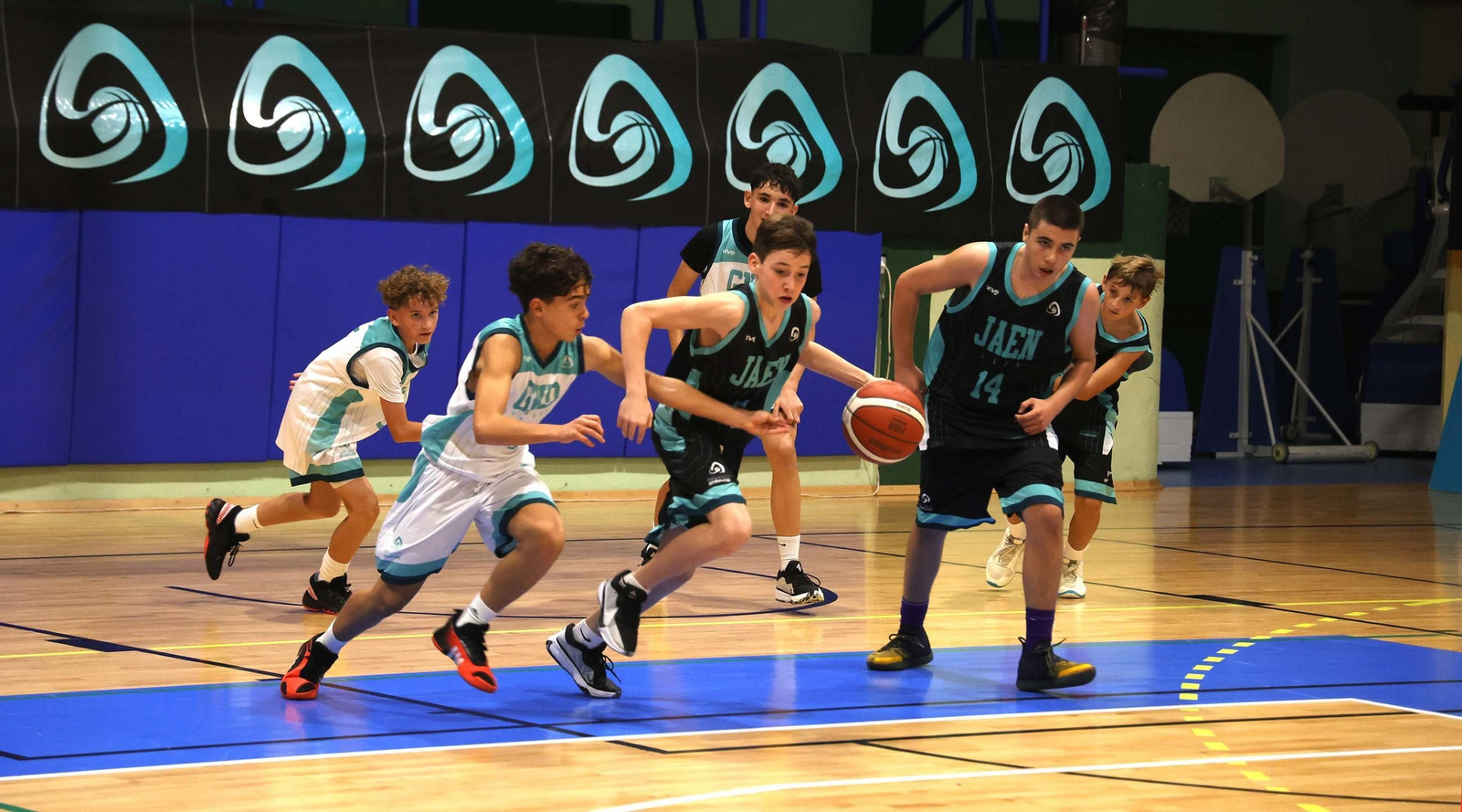 Las fotos de la primera jornada del Campeonato de Andalucía infantil masculino de baloncesto en La Línea