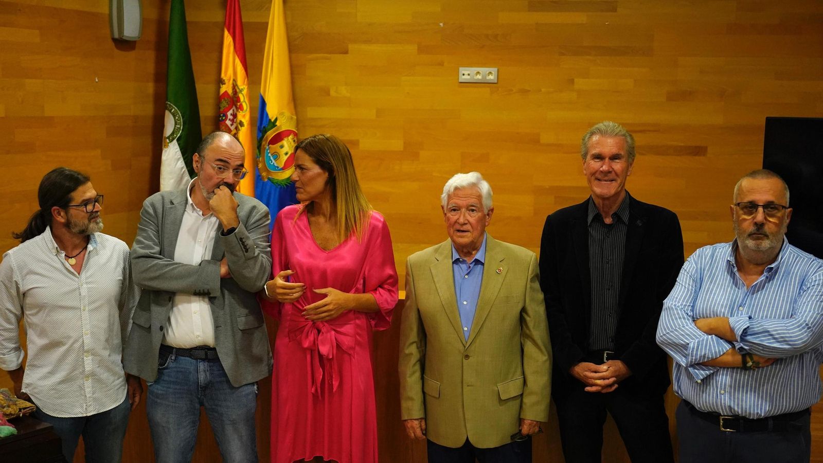 José Antonio López Canales, único integrante vivo de Tría 75, junto a los descendientes de García Jaén y Siesser, además de la edil María Solanes.