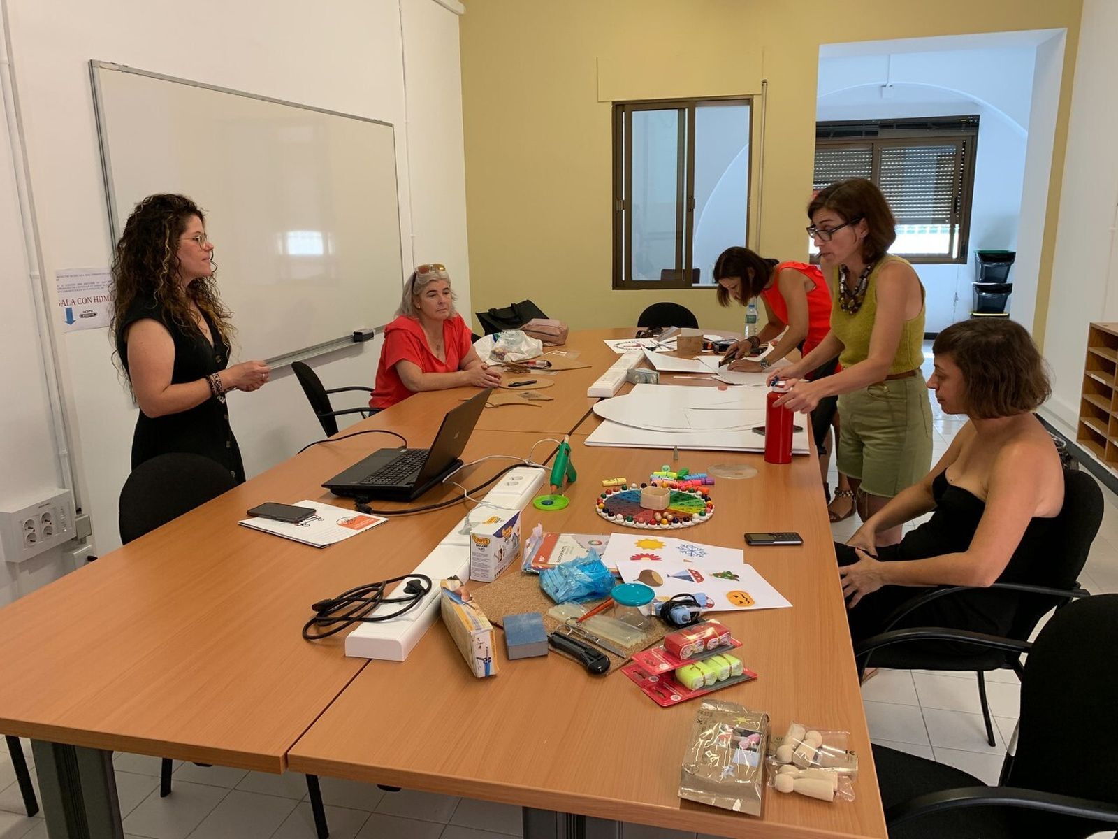 Docentes y especialistas que participan en el programa