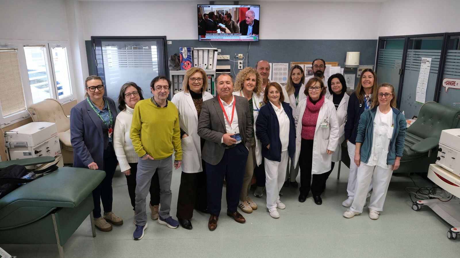 Parte de la plantilla de profesionales sanitarios que desempeñan sus funciones en el Centro de Transfusión.