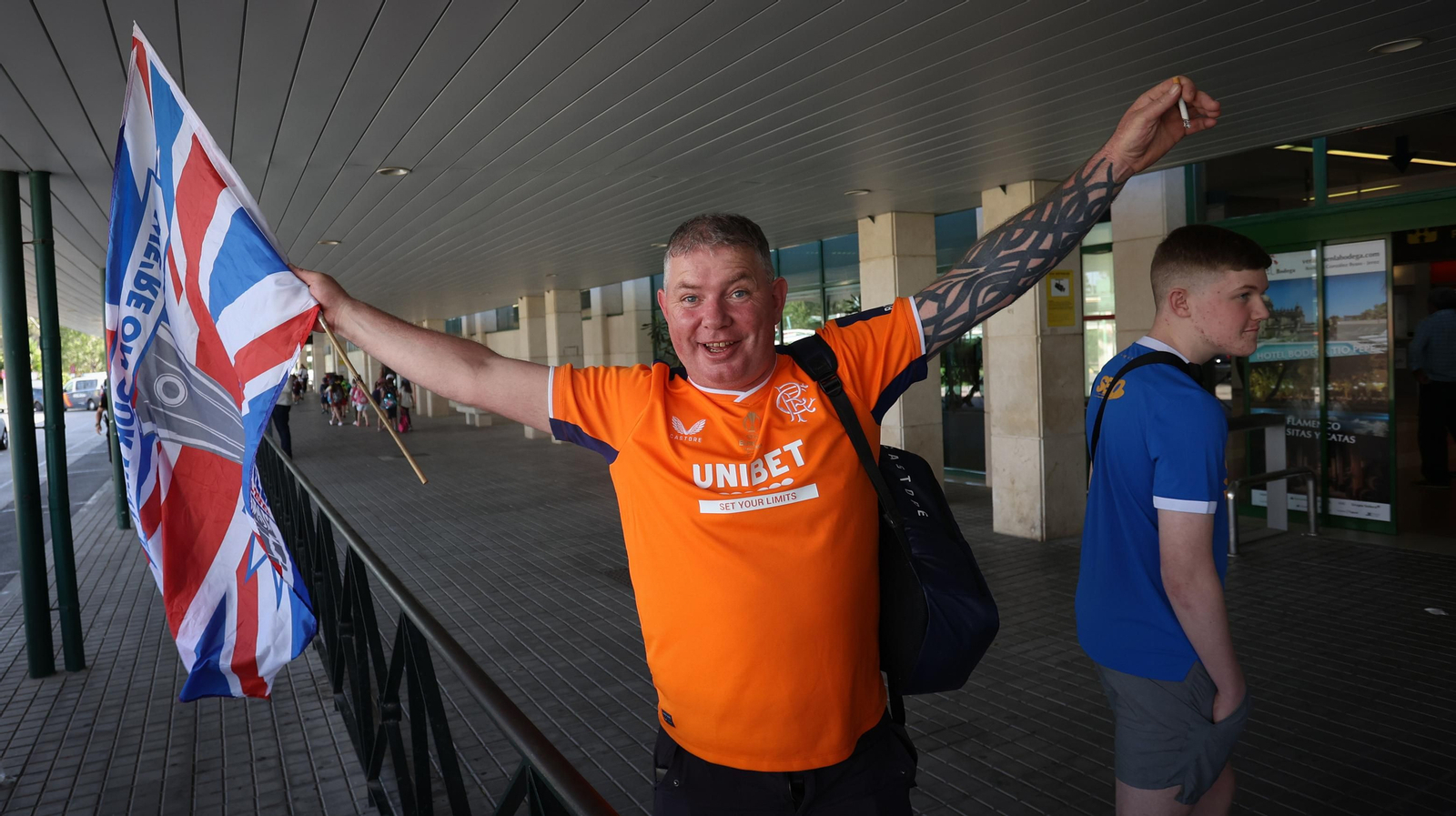 El Aeropuerto de Jerez recibe a hinchas de Glasgow Rangers y Eintracht Frankfurt