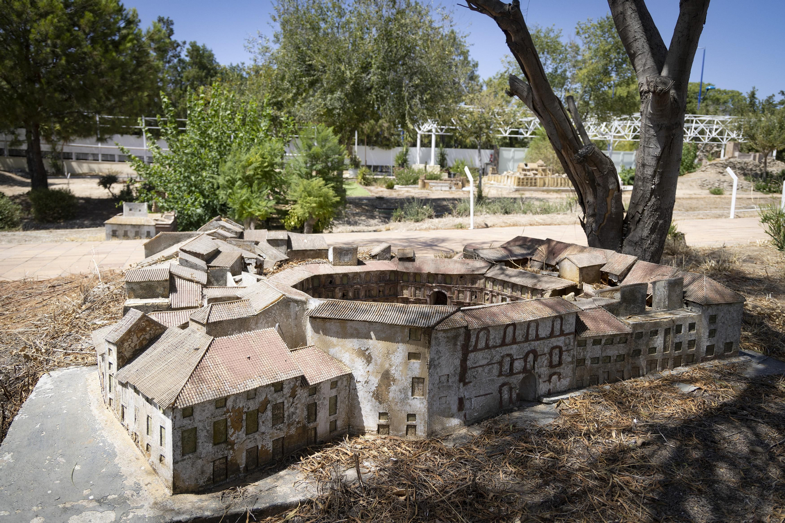El lamentable estado de conservación de 'Andalucía de los Niños', en fotos
