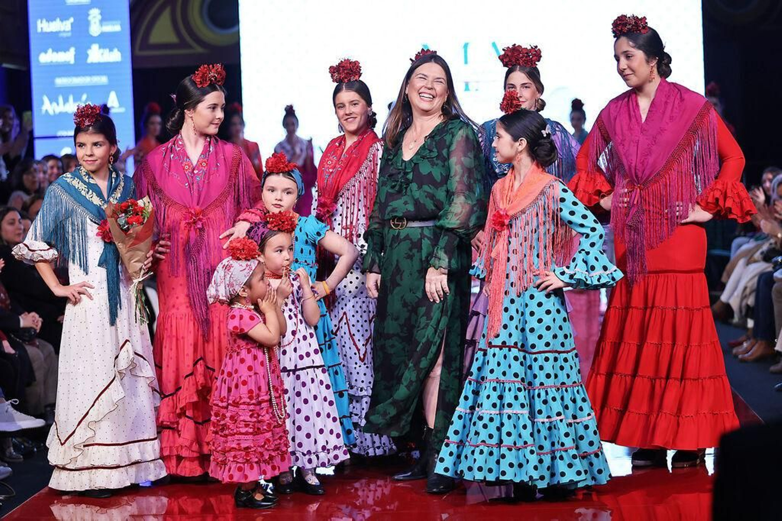 Lunares, comodidad y mantoncillos: Estas son las tendencias para los trajes de flamenca de romerías y ferias