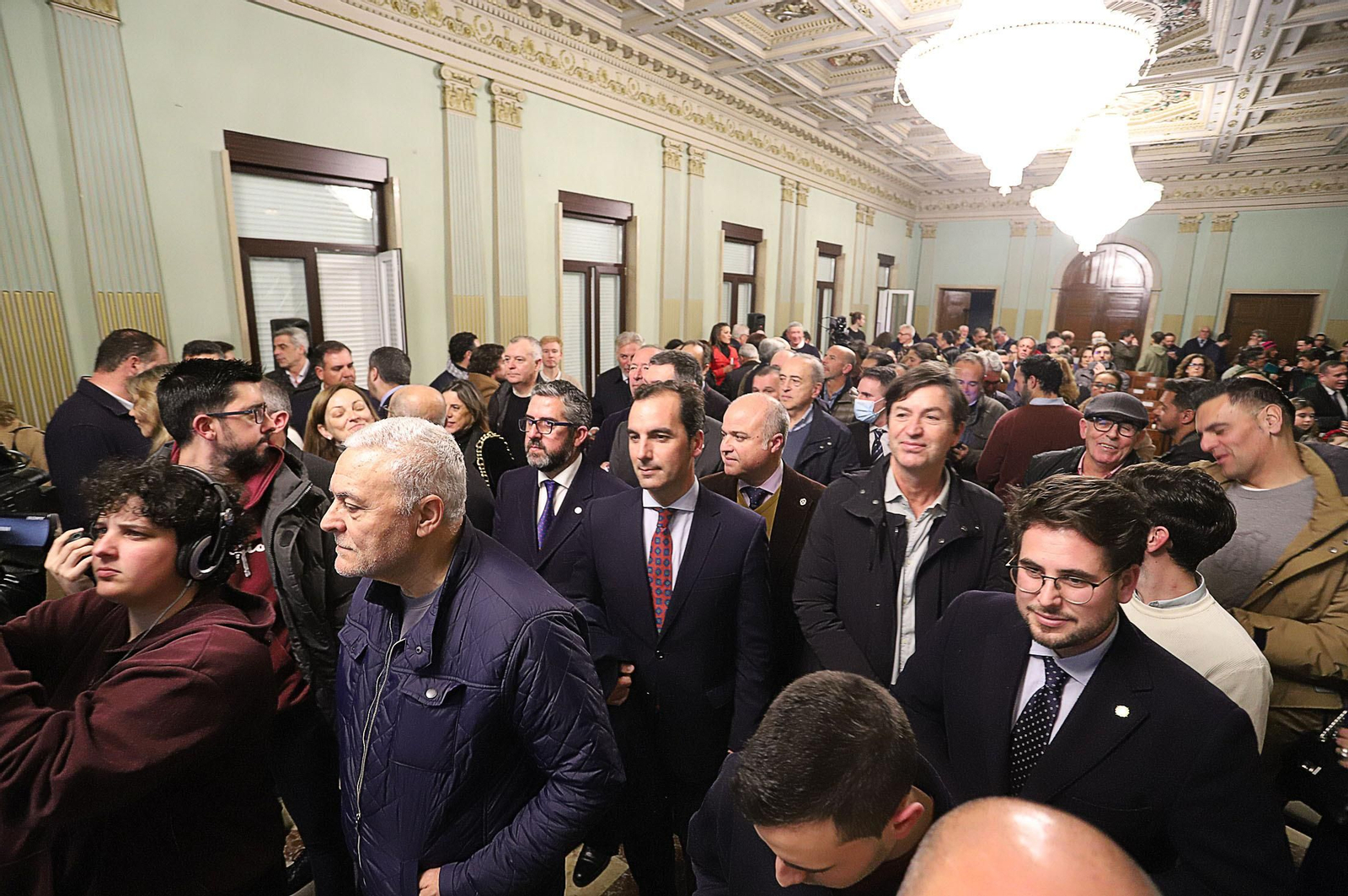 Imágenes del cartel de la Semana Santa 2023 de Huelva en su presentación