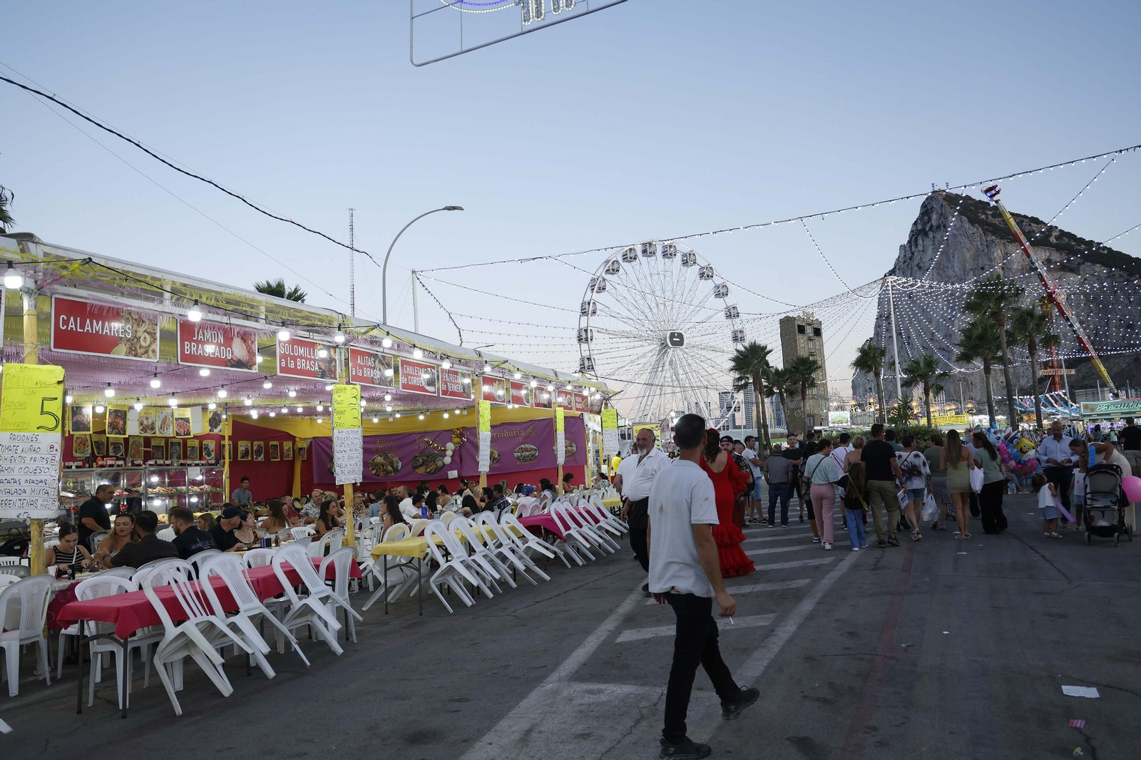 Búscate en las fotos del sábado de la Feria de La Línea