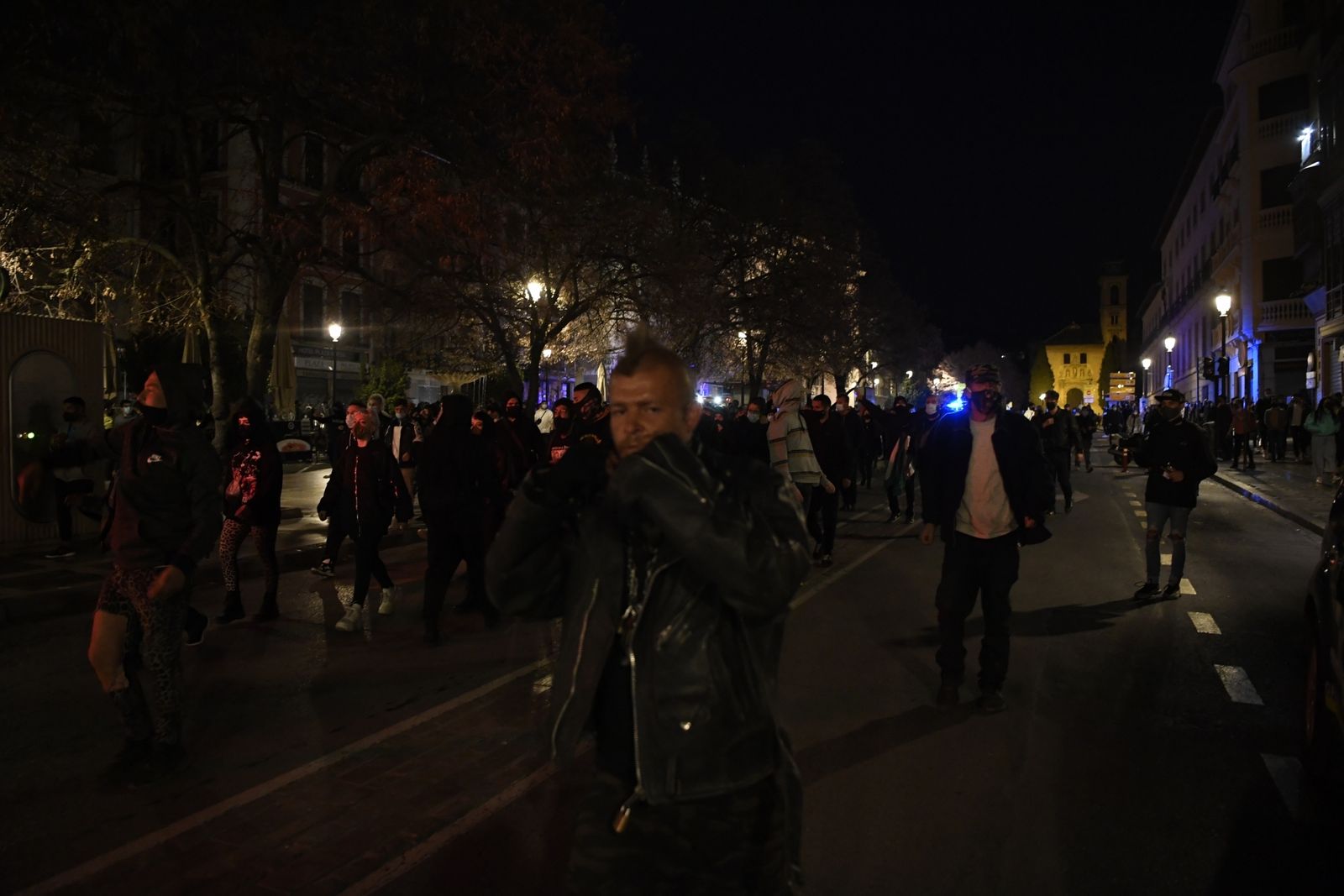 Fotos: disturbios y altercados entre manifestantes y la Policía en Granada