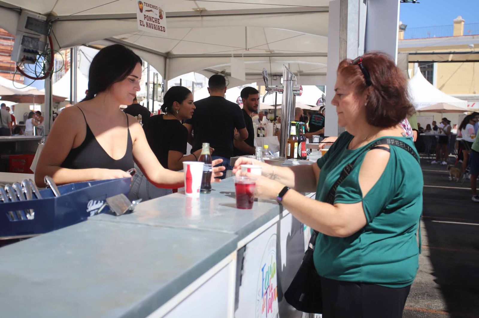 Imágenes del ambiente en la Feria de la Tapa de Huelva