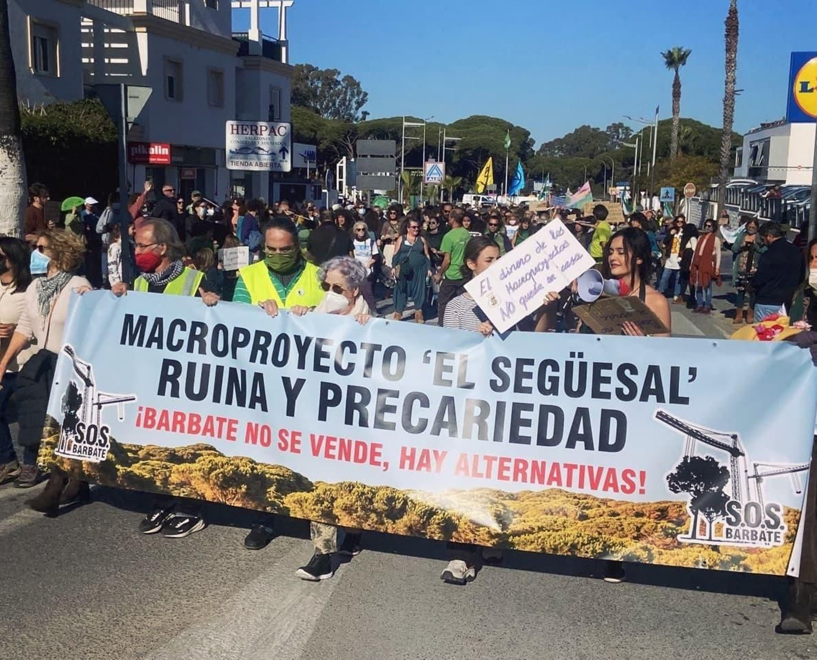 Manifestación contra el Sagüesal en Barbate
